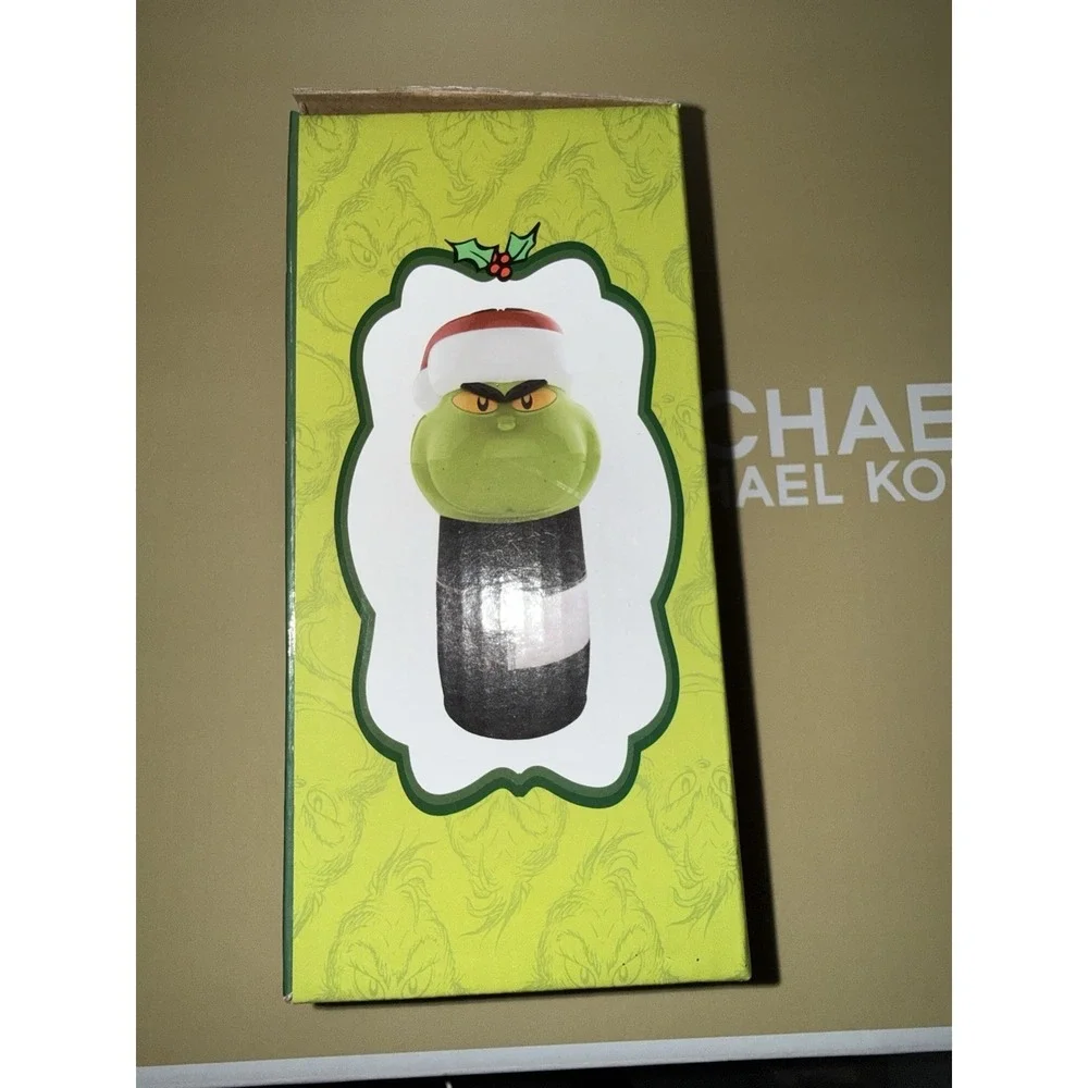 The‎ Grinch Battery Operated Salt and Pepper Grinder Christmas Decor New In Box